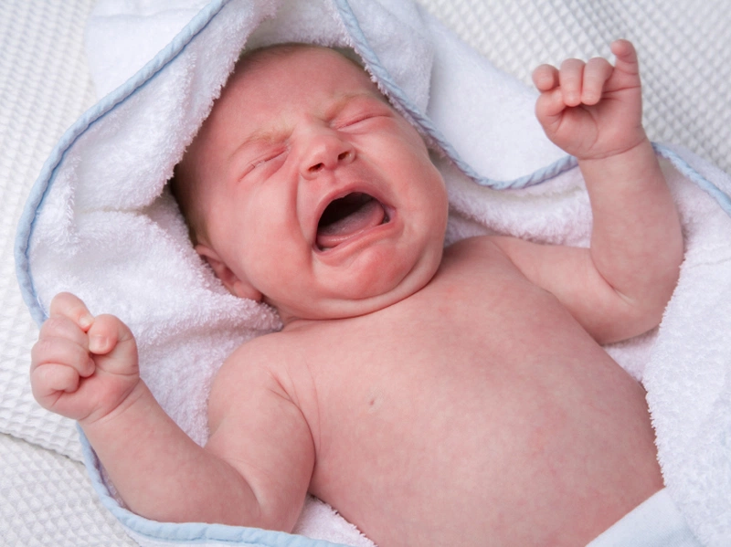 Góc mỗi ngày một lưu ý: Cần làm gì khi trẻ sơ sinh bị rộp trắng ở môi 2