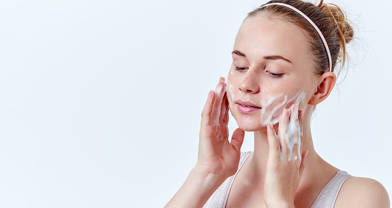 Mẹo rửa mặt cho làn da sạch trong mùa hè khắc nghiệt 2
