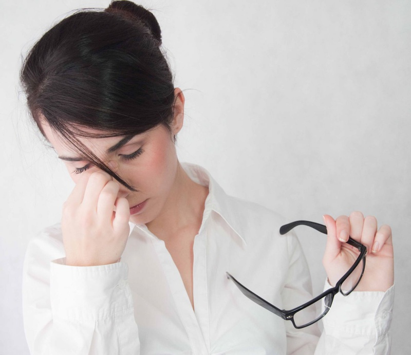 Mẹo trị khô mắt đơn giản mà hiệu quả 1