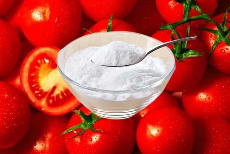 Trị thâm mông bằng baking soda và cà chua
