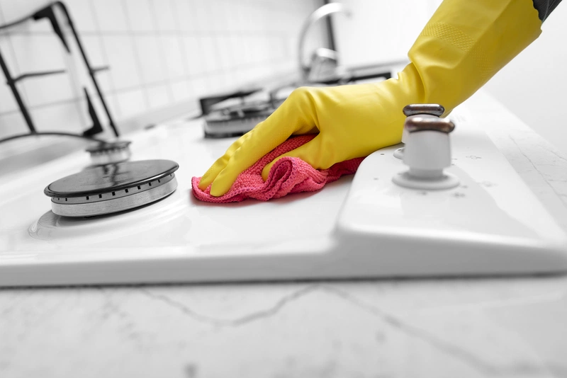 Mẹo vặt cuộc sống: Tận dụng dầu gội hết hạn sử dụng 2