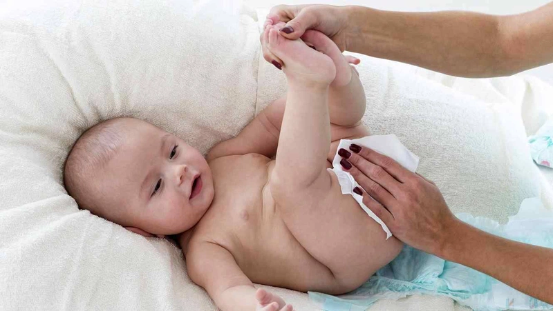 Mẹo xử lý khi bé trai bị hăm vùng kín 5