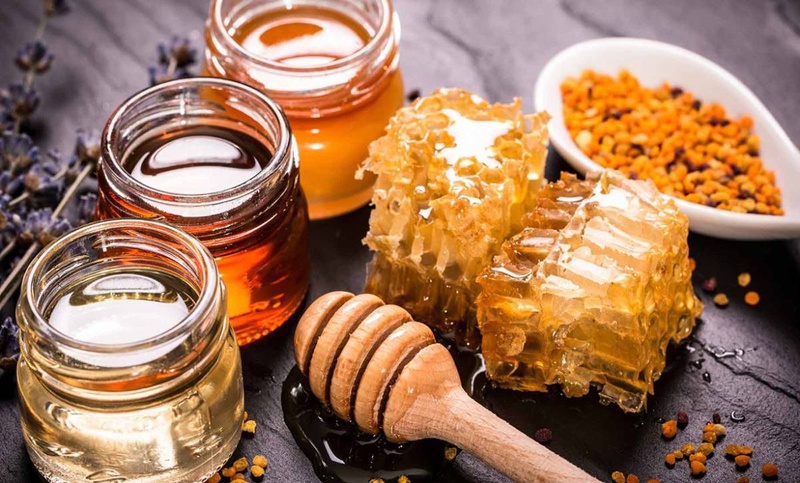 Mật ong có khả năng kháng viêm, kháng khuẩn rất tốt, giúp thông thoáng đường thở