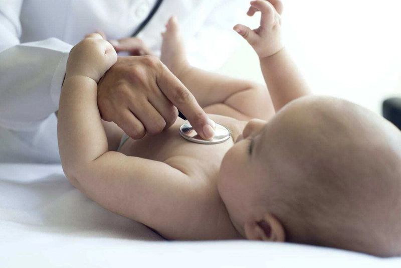 Phân biệt sốt nhiễm khuẩn và sốt virus?