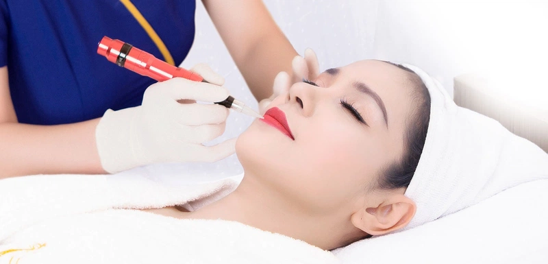 Bị nổi mụn nước khi xăm môi bao lâu thì khỏi? 1