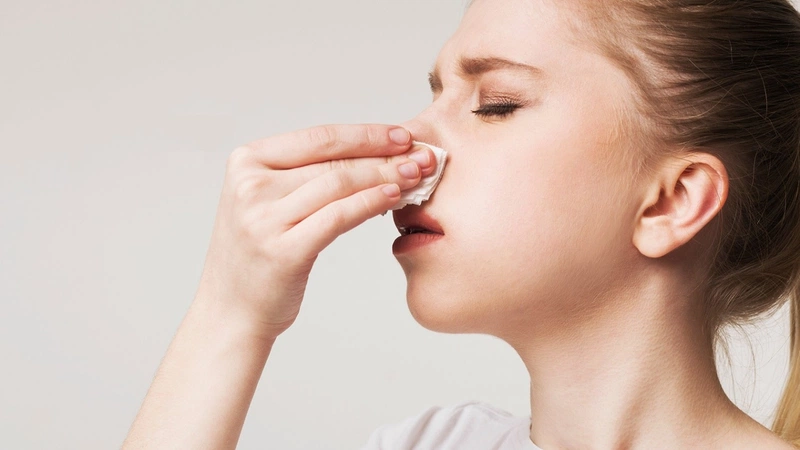 Mụn trứng cá trong lỗ mũi có nguy hiểm không?1