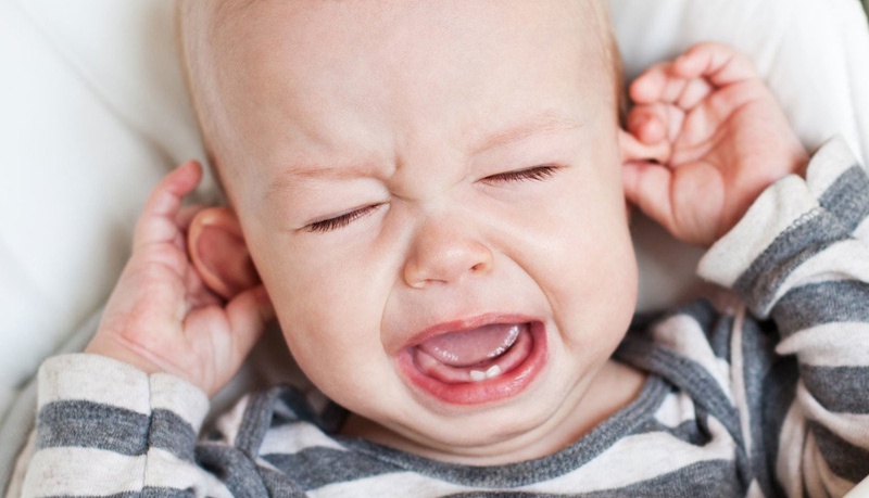 Nanh sữa trẻ sơ sinh và những điều cần biết