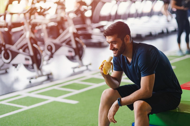 nên ăn chuối trước hay sau khi tập gym 3
