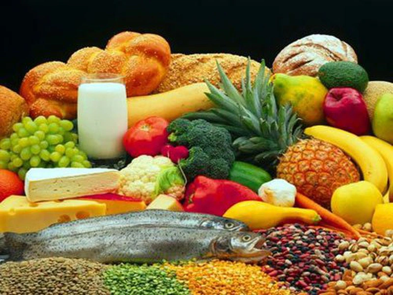 Bạn cần có chế độ ăn uống lành mạnh, khoa học để kiểm soát lượng đường trong máu