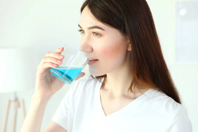 Nên dùng nước súc miệng sau đánh răng mỗi ngày