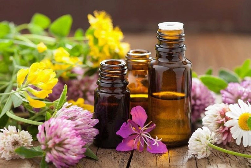 Một số loại tinh dầu được bán sẵn tại các quầy y tế đều không được phép dùng để xông cho trẻ sơ sinh