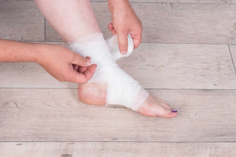 Nếu đạp phải kim tiêm có sao không? Cách xử trí khi bị kim tiêm đâm 1