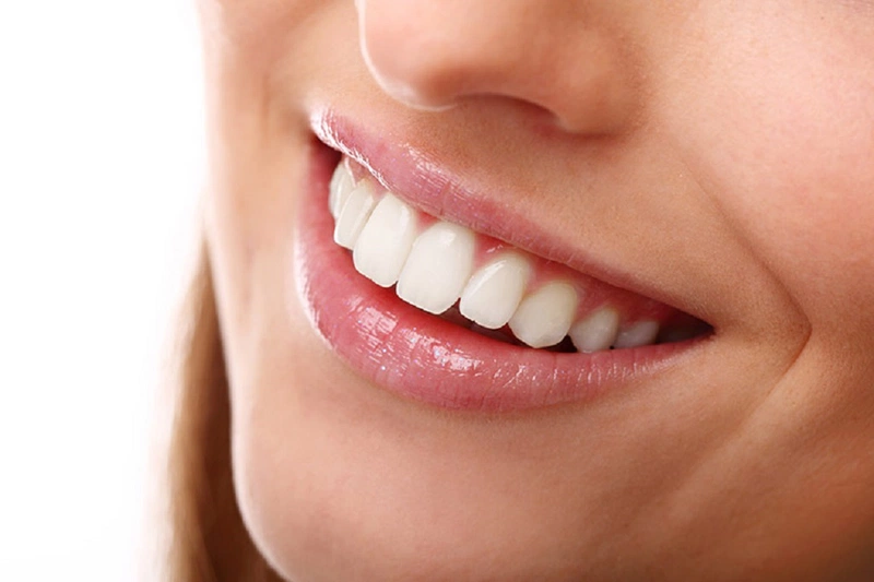 Ngậm nước muối có tác dụng gì?Ngậm nước muối giúp bảo vệ răng miệng