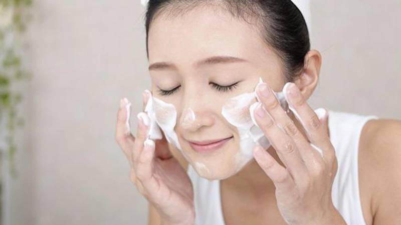 Ngăn ngừa mụn đậu đen và mụn trứng cá với sữa rữa mặt Fixderma FCL Alpha-Beta Acne Cleanser 3