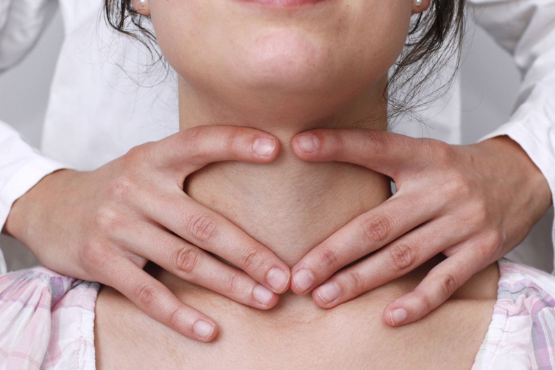 Ngoài phẫu thuật bướu cổ lành tính còn cách chữa nào khác không 1