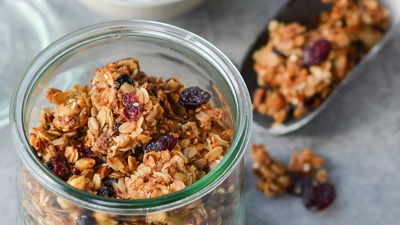 Khám phá cách làm granola nướng mật ong siêu đơn giản