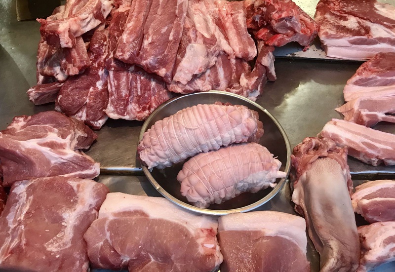 Không nên ăn quá nhiều thịt khi bị trĩ
