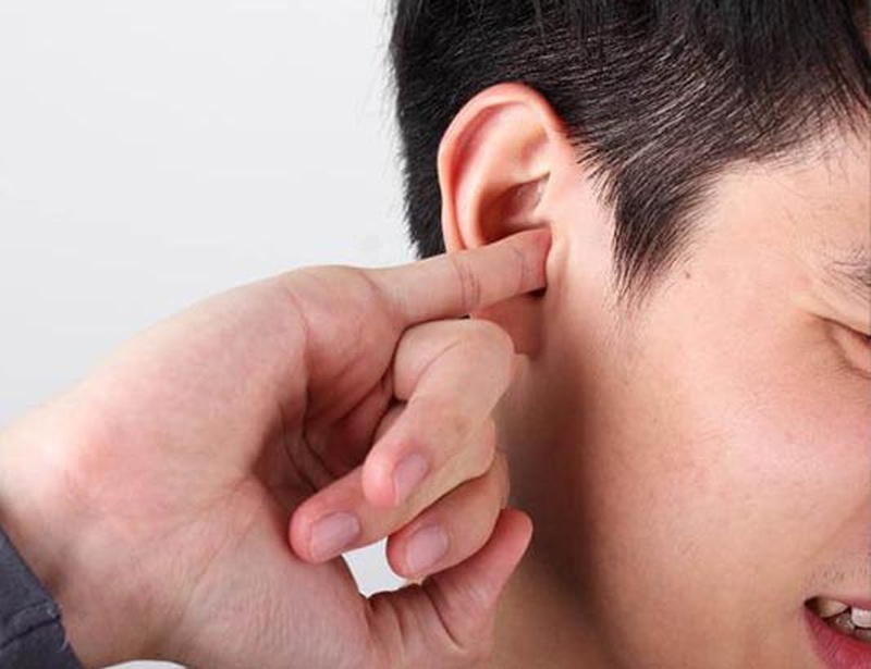 Nguyên nhân gây đau và ù tai phải 1