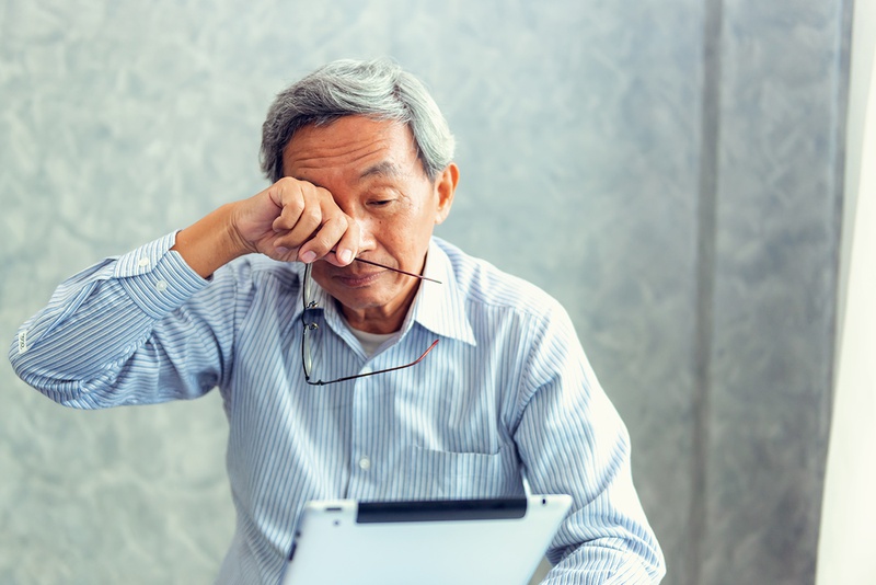 Nguyên nhân gây khô mắt ở người già và cách phòng tránh