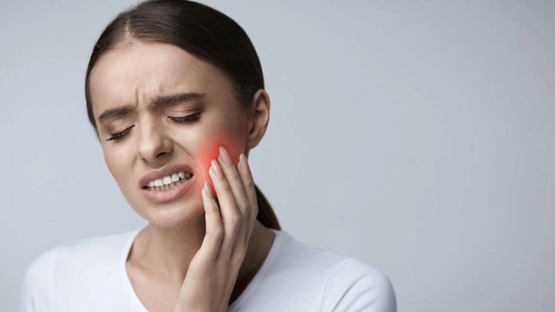 Nguyên nhân khiến răng bị lủng lỗ? Hướng dẫn cách trị răng bị lủng lỗ tại nhà 2