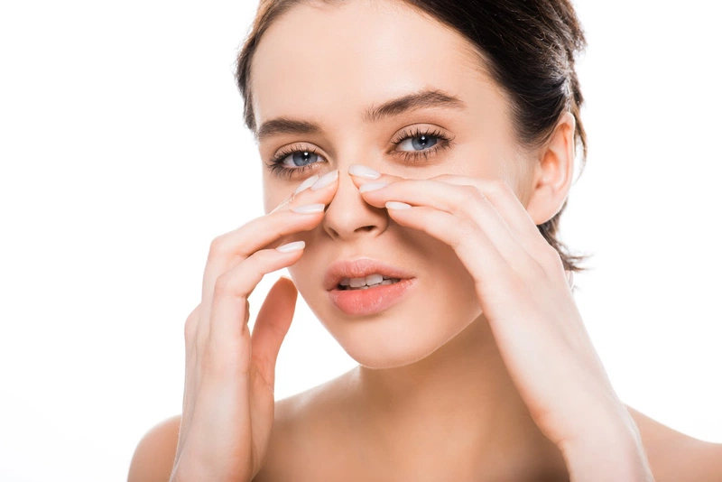Nguyên nhân nâng mũi xong bị đau đầu và cách phòng tránh 1