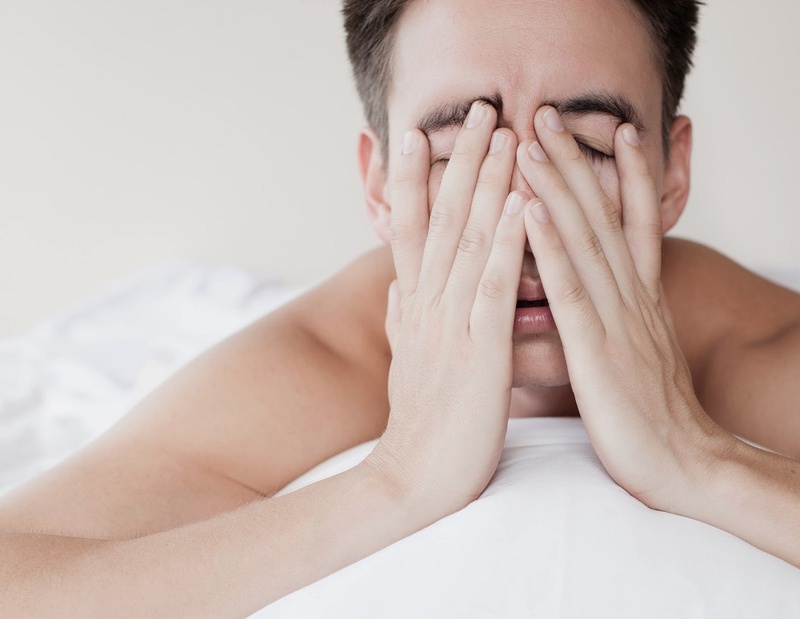 Nguyên nhân ngủ dậy bị khô mắt là do đâu 1