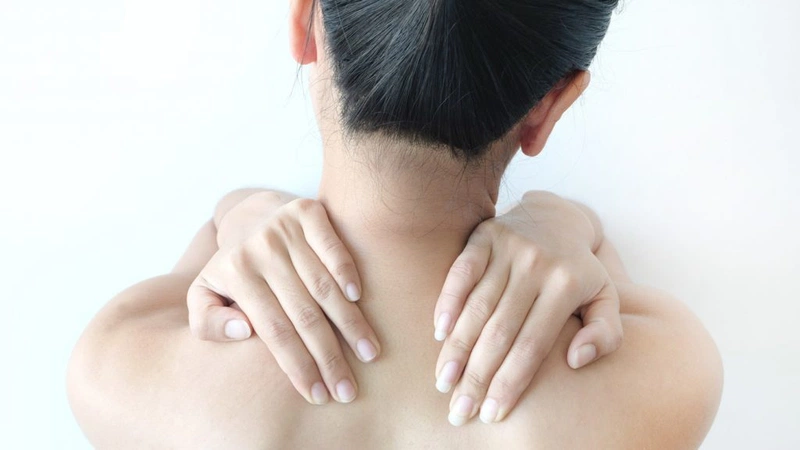 Để hạn chế đau vai khi tập plank nên tập vừa sức, tập đúng tư thế