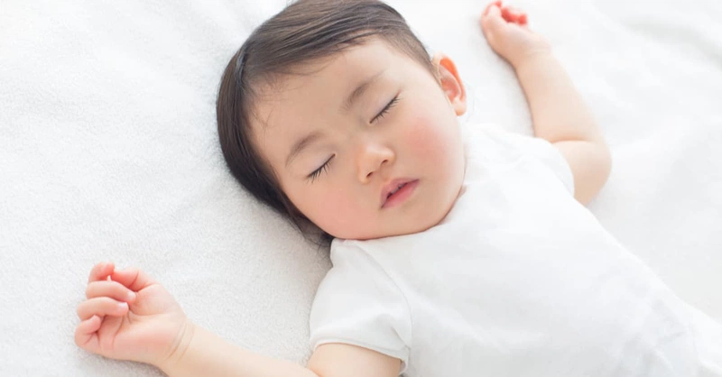 Nguyên nhân trẻ 2 tuổi ngủ hay giật mình2