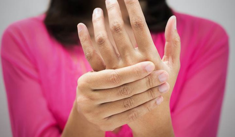 Nguyên nhân, triệu chứng, cách điều trị viêm khớp cổ tay sau sinh1