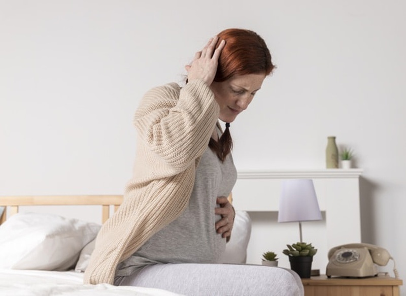 Nguyên nhân và cách khắc phục bị ù tai phải khi mang bầu 2