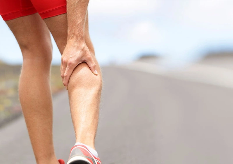 Nguyên nhân và cách phục hồi căng cơ bắp chân khi chạy bộ - Nhà thuốc FPT Long Châu