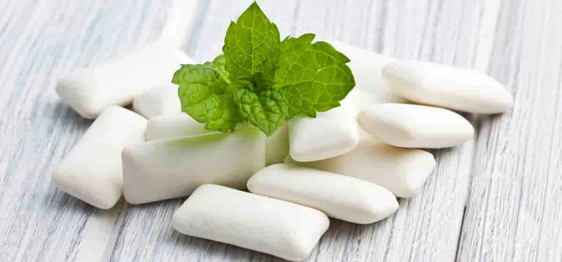 Nhai kẹo cao su giúp khử mùi hôi miệng