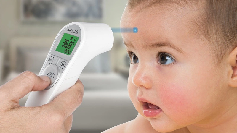 Nhiệt kế điện tử đo tai hay đo trán tốt hơn nên chọn loại nào 3