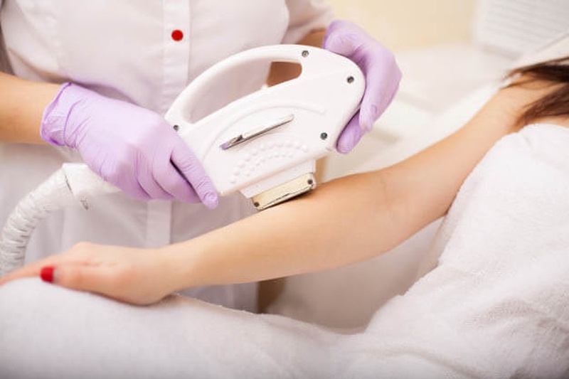 Cách tẩy lông tay không mọc lại: Có hay không? 3