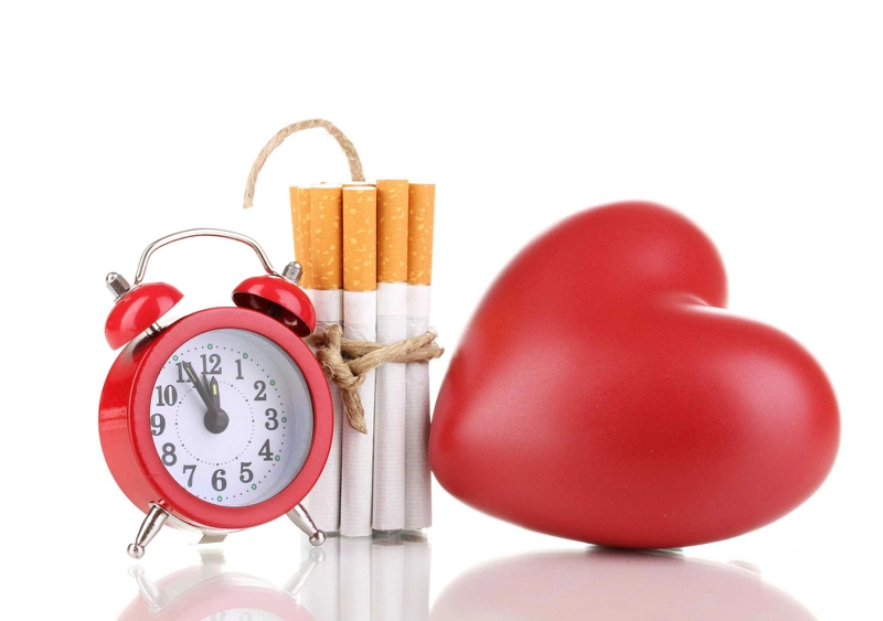 Những biến chứng nguy hiểm khi hút thuốc lá làm tăng huyết áp 1