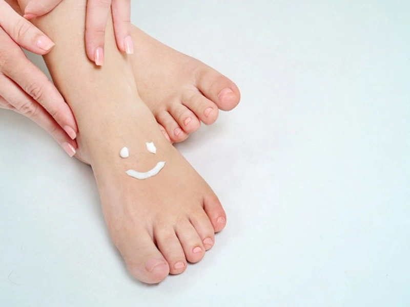 Những dấu hiệu cho thấy da chân bị lão hóa và cách khắc phục2