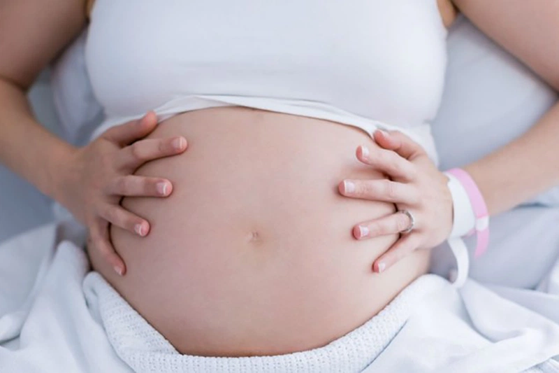 Những dấu hiệu của việc mẹ bị đa ối trong khi mang thai 2