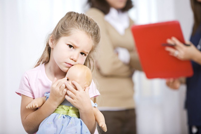 Khuôn mặt trẻ tự kỷ và những dấu hiệu nhận biết khác bố mẹ cần biết 3