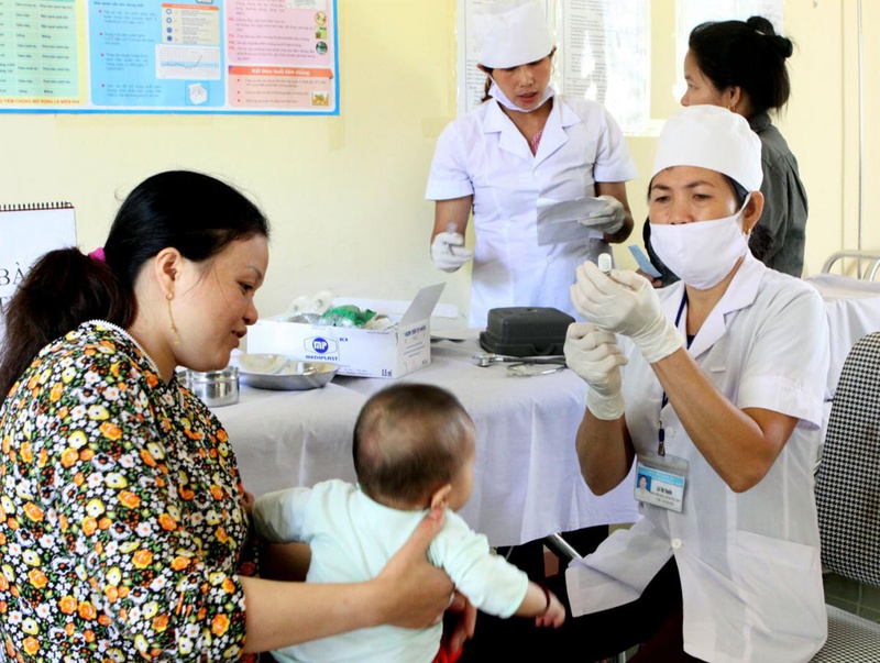 Những điều cần lưu ý khi đưa trẻ đi tiêm phòng 1