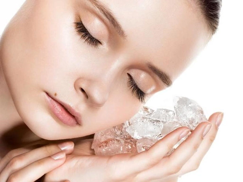 Những điều kỳ diệu khi massage mặt bằng đá lạnh 2