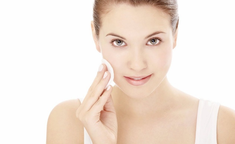 Những loại nước tẩy trang cho da dầu ngon bổ rẻ 2
