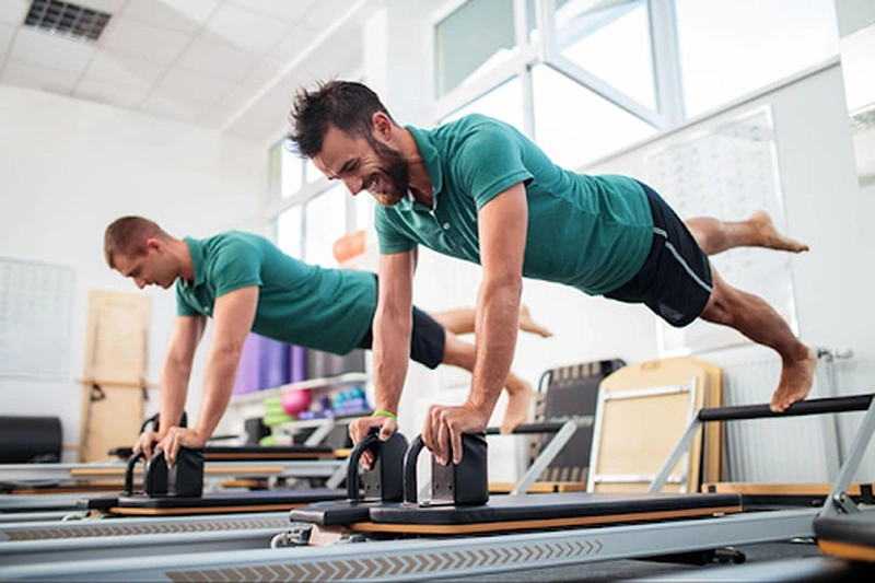 Những mẫu đồ tập pilates dành cho nam và nữ 4