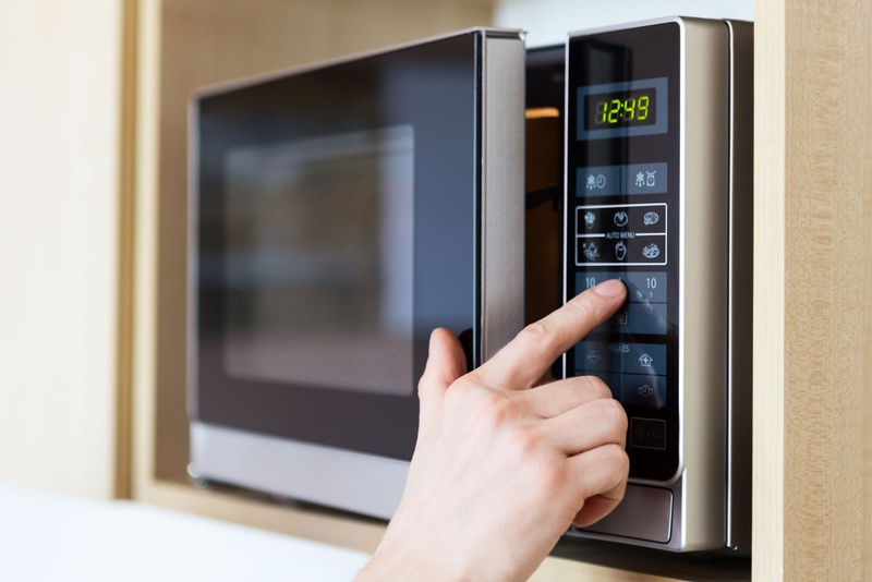 Những sai lầm thường gặp khi bạn sử dụng lò vi sóng 1