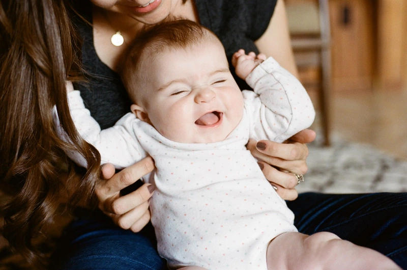 Những thói quen chăm sóc ngỡ như bình thường mà lại làm hại con 1