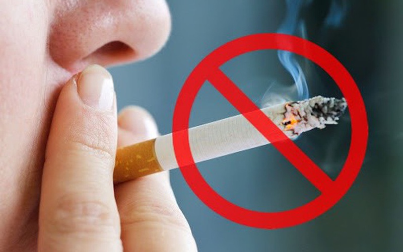 Sử dụng thuốc lá là một trong những thói quen làm hỏng răng