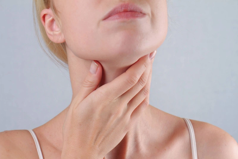 Nổi hạch ở cố có nguy hiểm không là thắc mắc của nhiều người