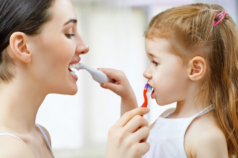 Nỗi lo trẻ mất răng sữa sớm phải làm sao? 2