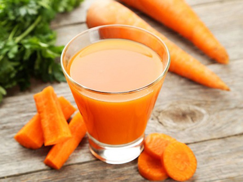 uống nước ép cà rốt hạn chế cân