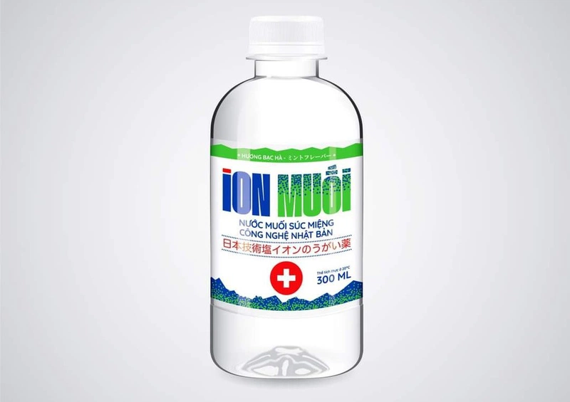 Nước súc miệng ion Muối Fujiwa hỗ trợ diệt khuẩn, vệ sinh họng và miệng (680ml)
