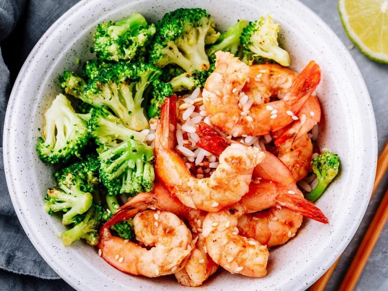 ở cữ ăn tôm được không 2